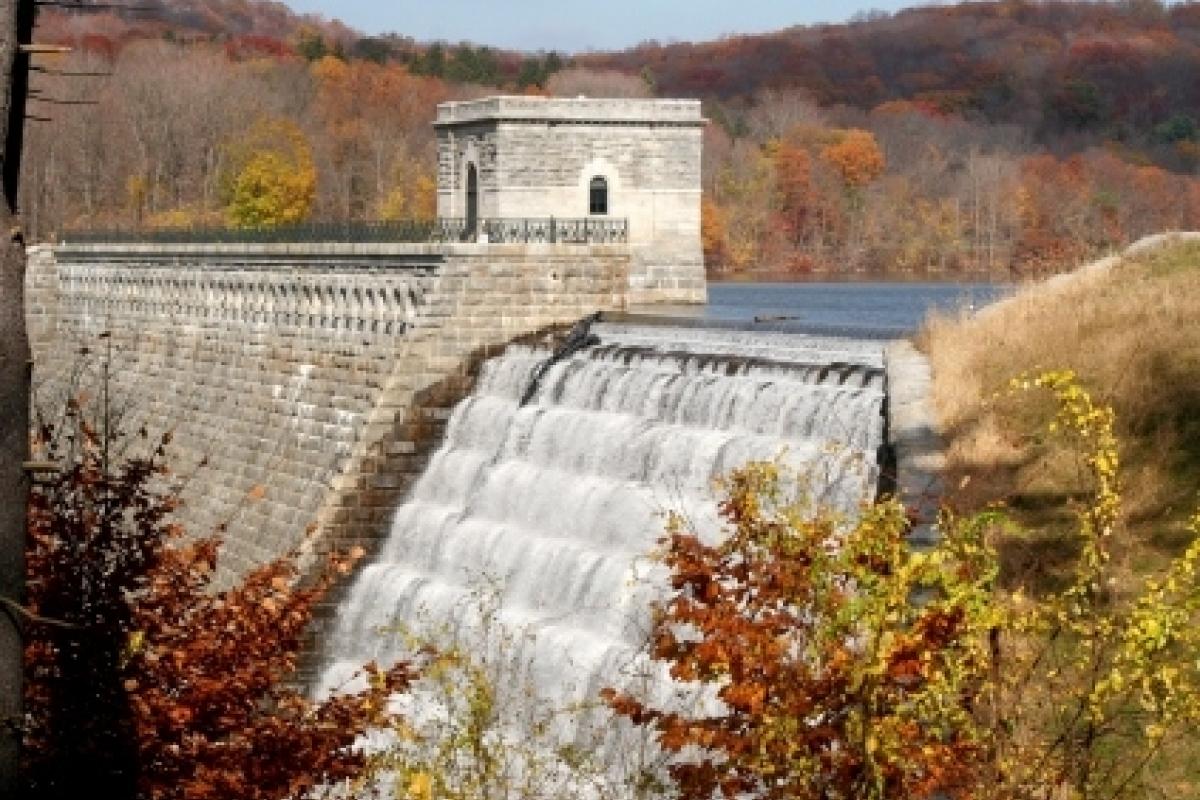 dam on reservoir